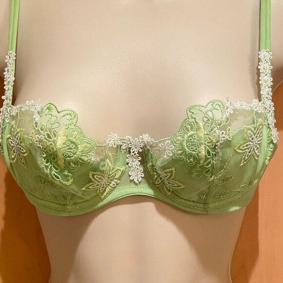 Cotton Club Lime Daisy - Picture 1 of 5